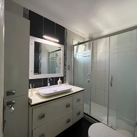 Villa Nefis Denize Ve Avm Ye Yakin Yazlik Long Kusadasi