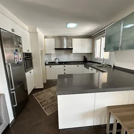 Nefis Denize Ve Avm Ye Yakin Yazlik Long Villa