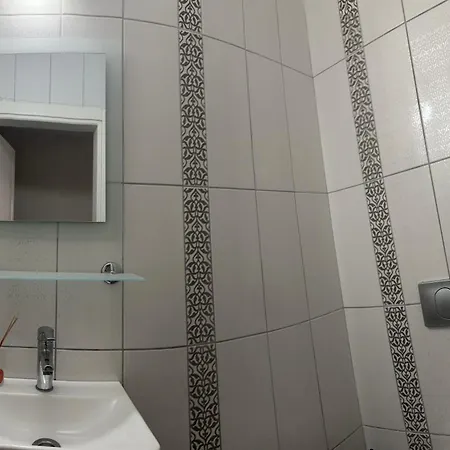 Nefis Denize Ve Avm Ye Yakin Yazlik Long Villa Kusadasi
