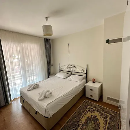 Nefis Denize Ve Avm Ye Yakin Yazlik Long Kusadasi
