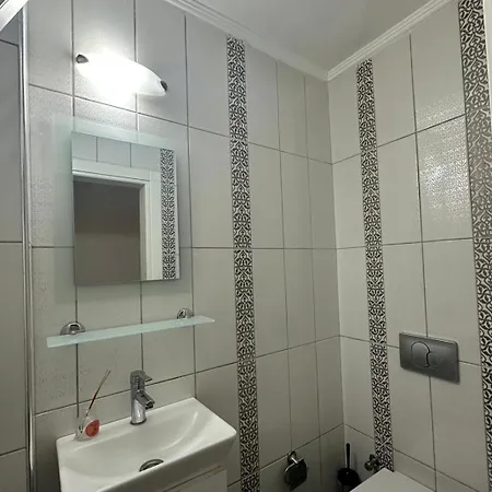 Nefis Denize Ve Avm Ye Yakin Yazlik Long * Kusadasi