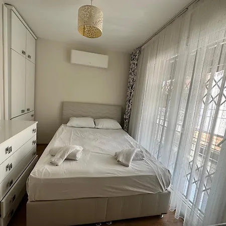 Villa Nefis Denize Ve Avm Ye Yakin Yazlik Long Kusadasi