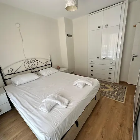Nefis Denize Ve Avm Ye Yakin Yazlik Long Villa